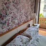 住宿加早餐酒店 Uria 25 4*