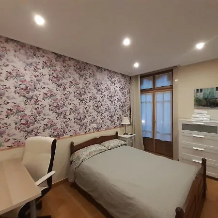 Uria 25 Oviedo