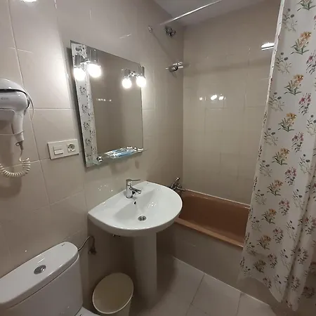 Uría 25 4*