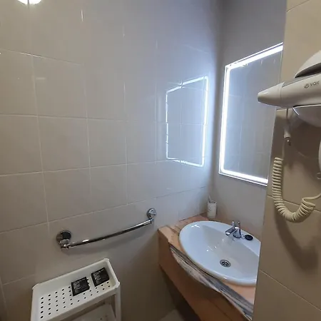 Uria 25 Bed & Breakfast 4*