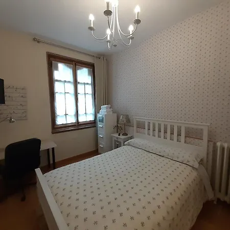 Bed & Breakfast Uria 25 Oviedo