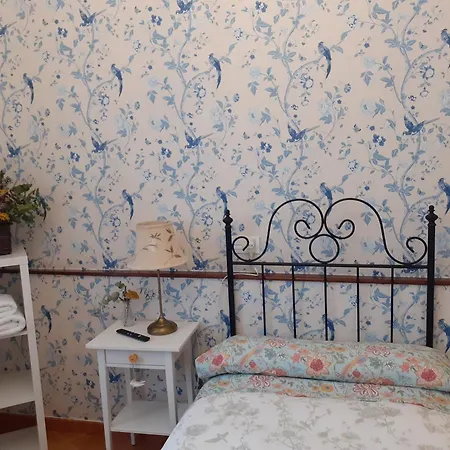 Uria 25 Bed & Breakfast 4*