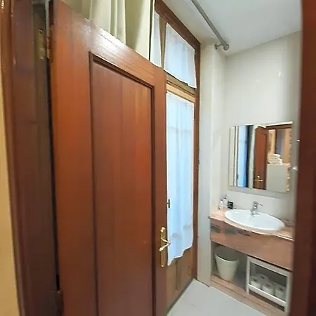 Uria 25 Bed & Breakfast Oviedo